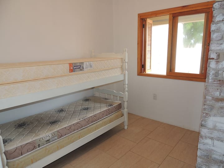Single room with auxiliary mattresses