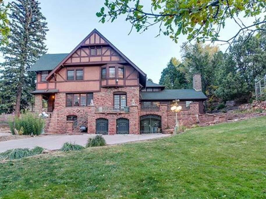 Onaledge House