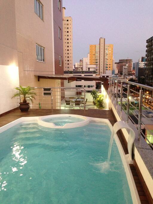 Piscina área comum