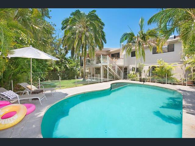 Sunrise Beach Tropical Haven gallery image 2