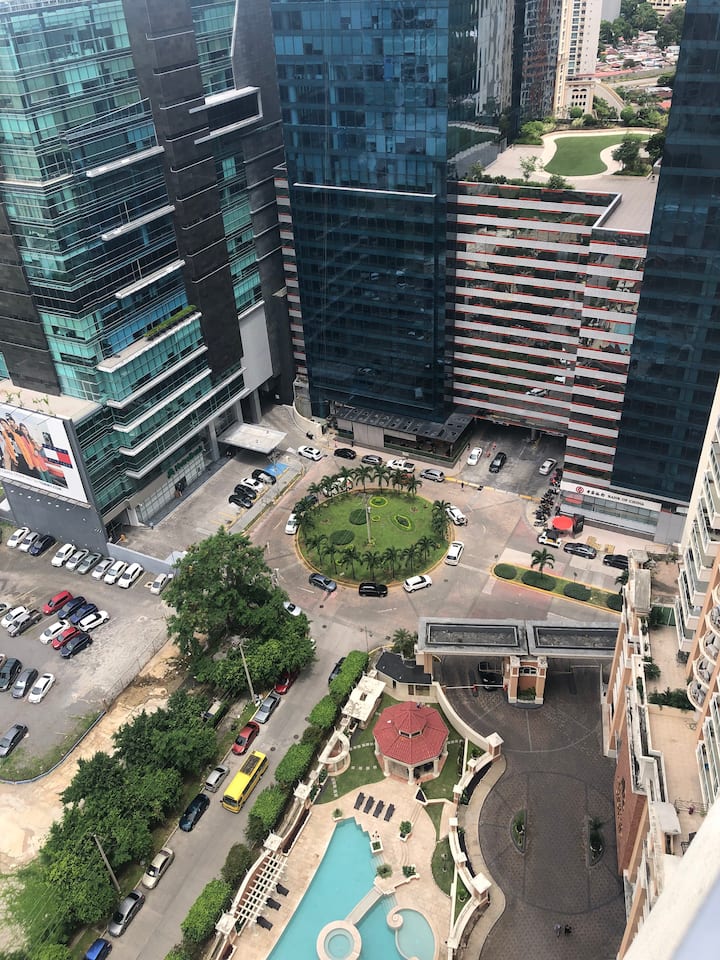 Large 1800 sf 3 bed/4 bath Condo  City& ocean view — 3 bedroom vacation rental in Panamá