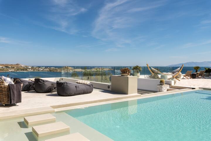 Villa Lilium I-Overlooking Psarou Bay, Mykonos gallery image 2