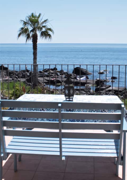 Popular Airbnb listing: Blue Cameo, a terrace on the Riviera of the Cyclops in Aci Castello