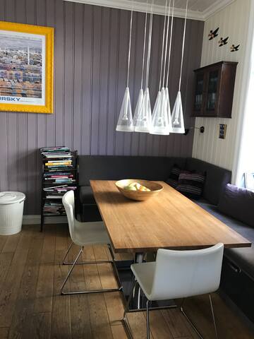 Popular, beautiful large home in central Oslo. gallery image 5