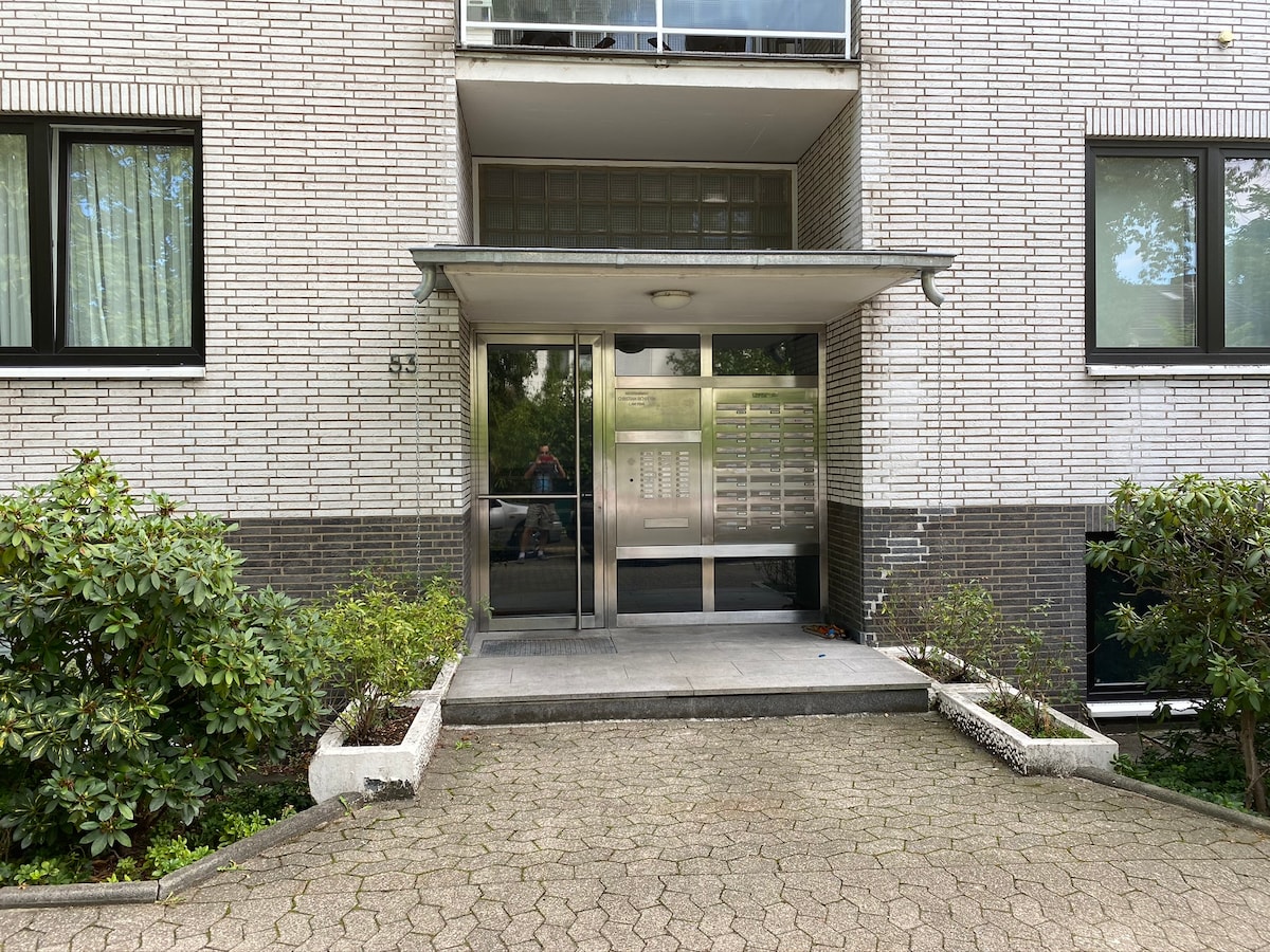 Successful Airbnb property: 130sqm apartment with parking space in Golzheim