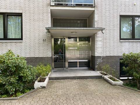Erfolgreiche Airbnb-Immobilie: 130sqm apartment with parking space in Golzheim