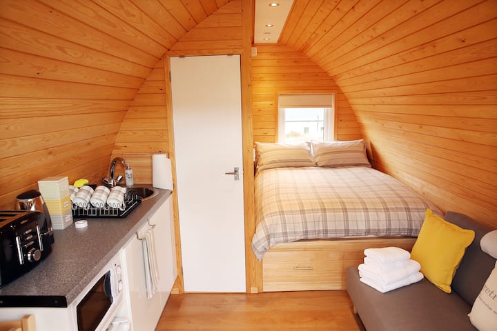 Borve Hill Pods photo 3