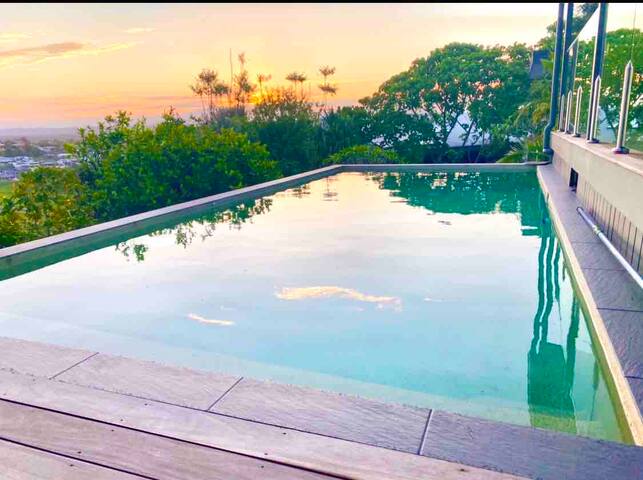 Hilltop Haven gallery image 2