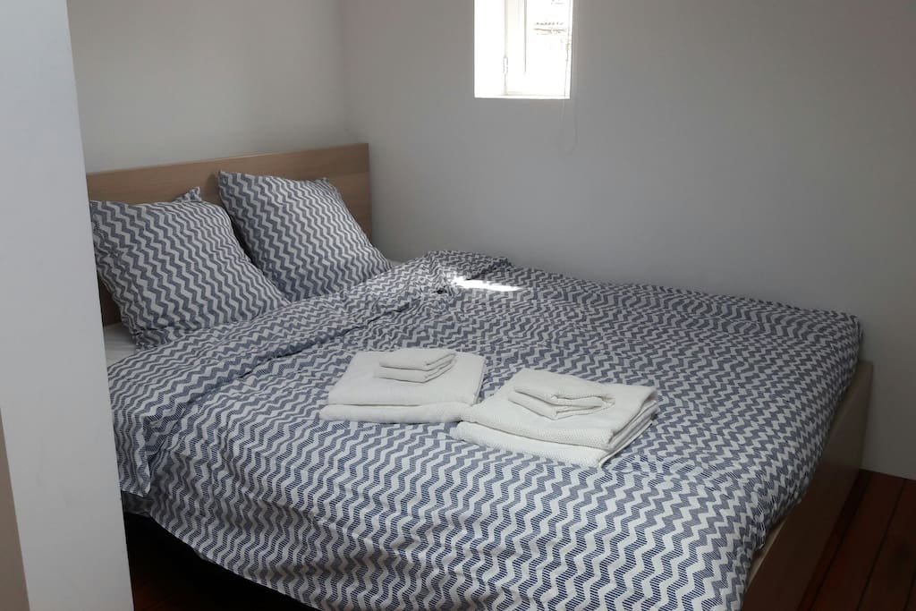 Lit king size confortable
Linge de toilette fourni