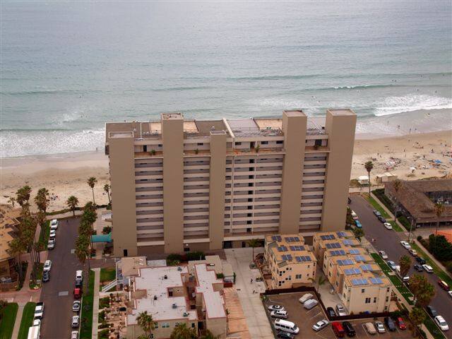 Amazing Oceanfront Corner 2 BR – 812 gallery image 2