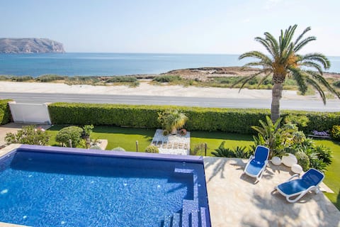 Vista Alegre - Oceanfront Villa