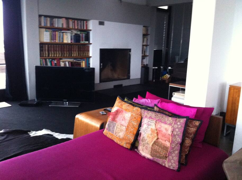 Living / Fireplace