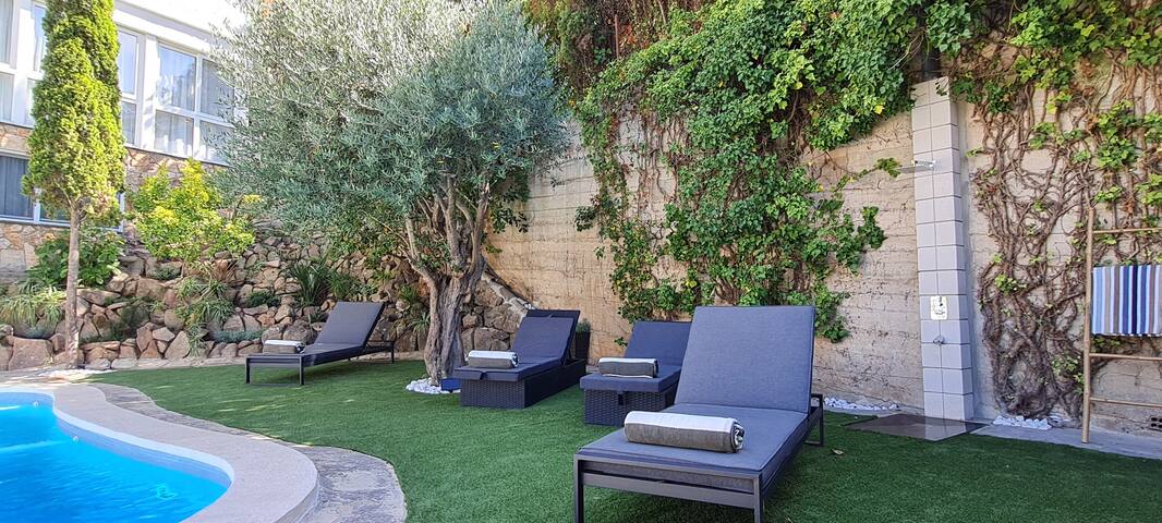 Villa Portugal with pool & mountain view gallery image 4