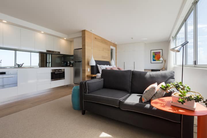 Ultrachic executive beach apartment