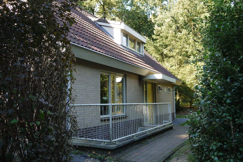 Bungalow met 3 verdiepingen.