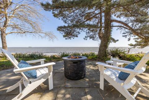 Look no further than this little piece of Paradise