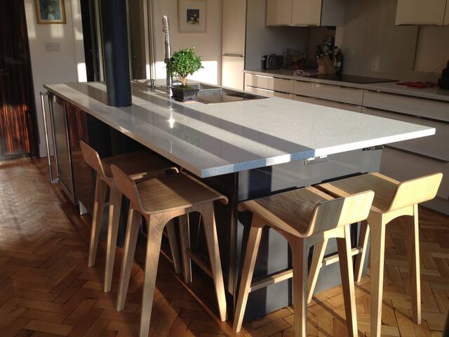 Near the sea Dublin family house gallery image 4