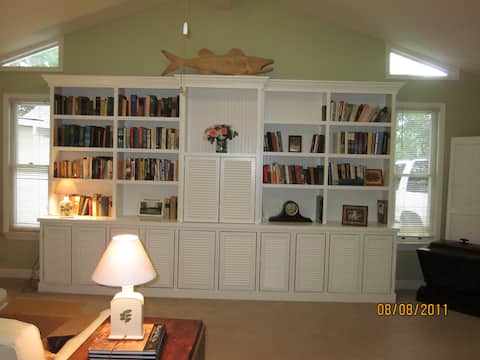 Popular Airbnb listing: Aiken Treasure-Wildwood Cottage in Aiken