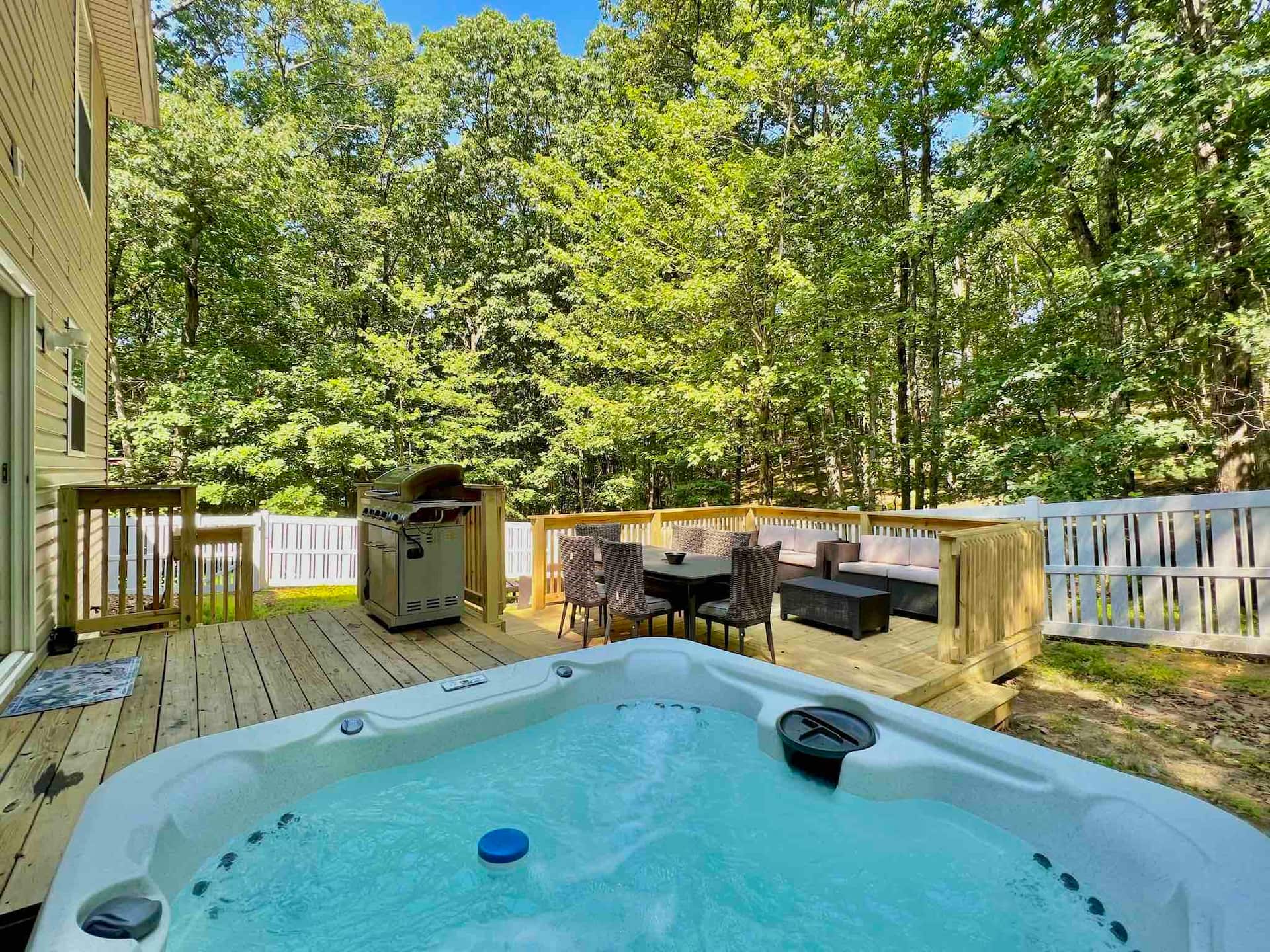 Pet friendly lakefront property