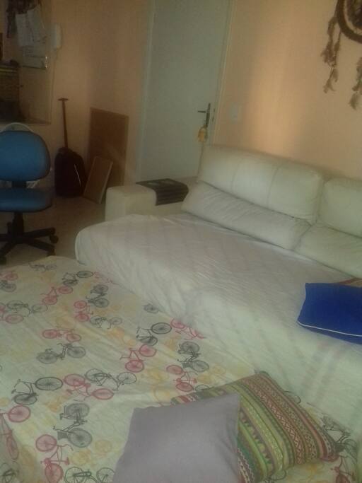 Com porta privada na sala