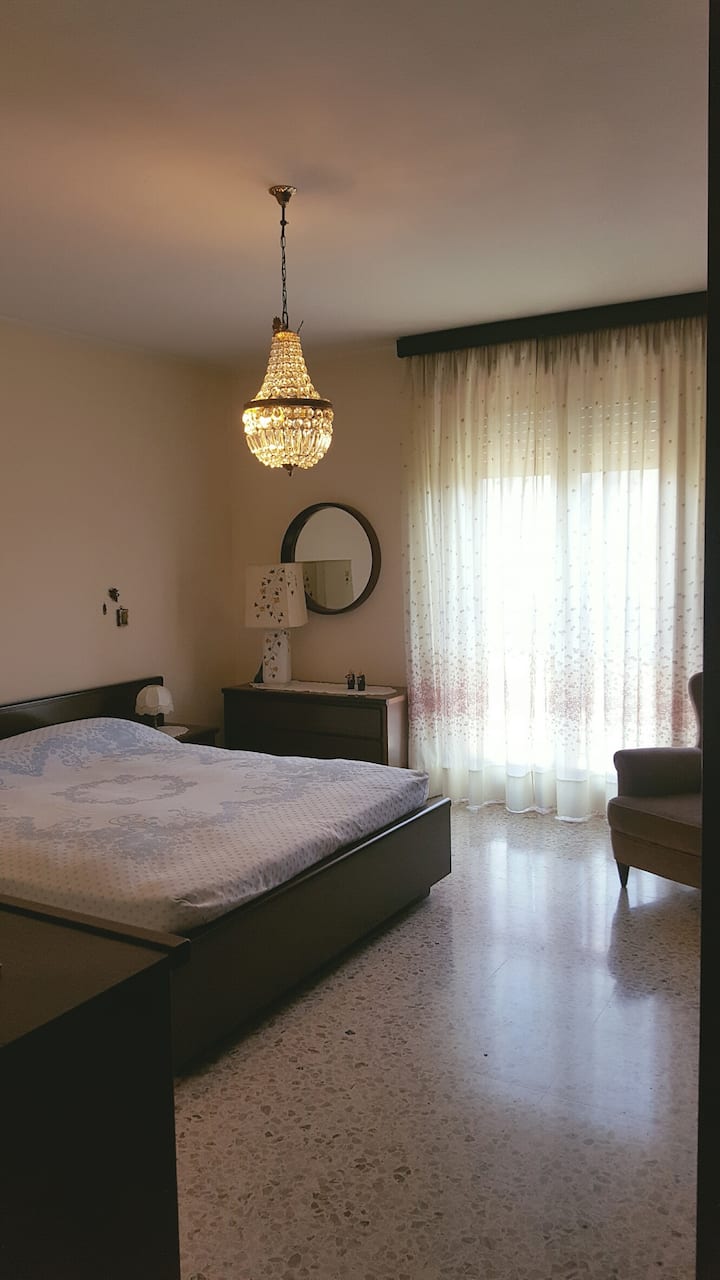 ორსაწოლიანი საძინებელი 1°C‑ზე, ბავშვის საწოლის დამატების შესაძლებლობით