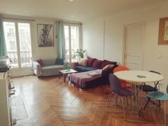 Huge+place+available+in+the+heart+of+Paris
