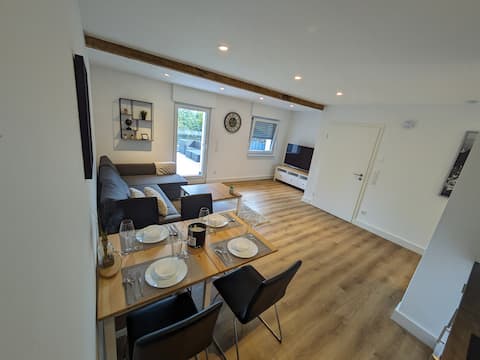 Holiday home bordering Enschede with roof terrace