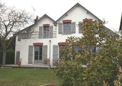 Beautiful family villa near the sea