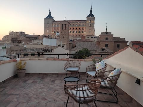 Anuncio de Airbnb popular: * La casa Toledana * - Patio and Terrace with views en Toledo