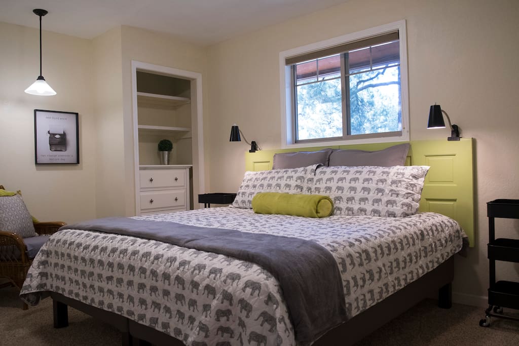 Bedroom 2: Comfy, King size bed