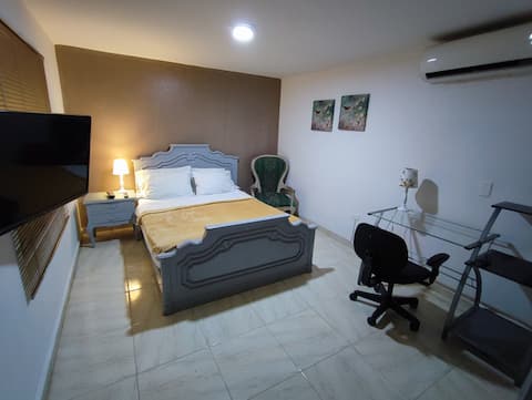 Successful Airbnb property: 300megas loft vintage cozy Cali steps of chipichap in La Flora
