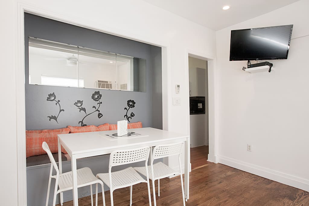Dining accommodates up to 6 people