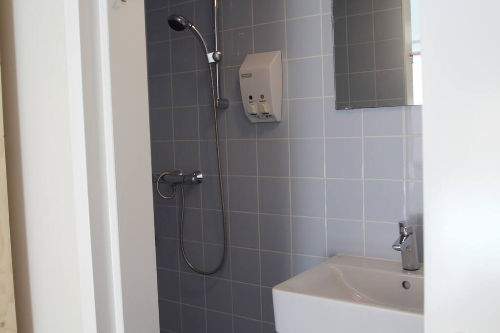 Modernes Badezimmer