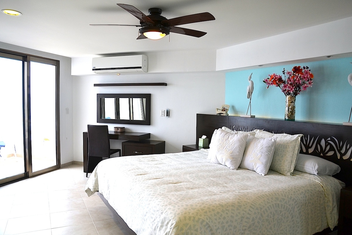 Dormitorio principal, puertas de tocador al balcón