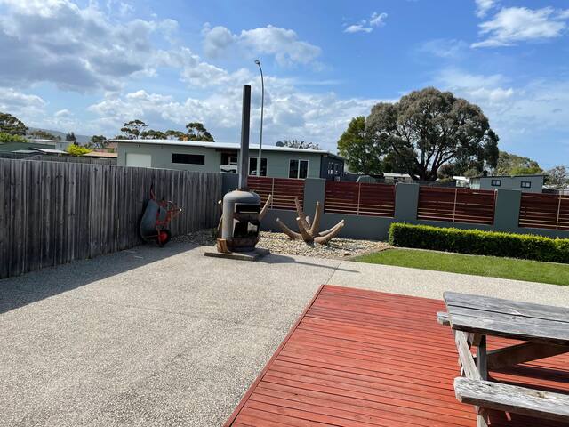 The Lodge – Modern Beach House sleeps 10 gallery image 5