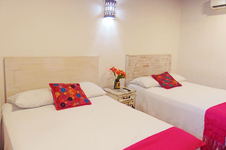 Little House Sandía - near the beach/ AC /Downtown