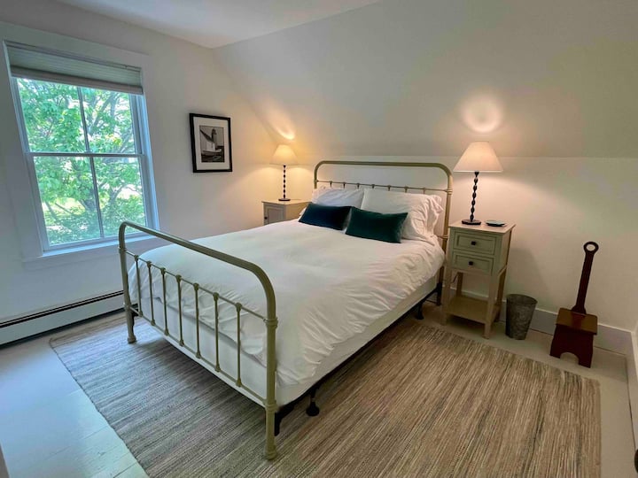 Petite chambre queen