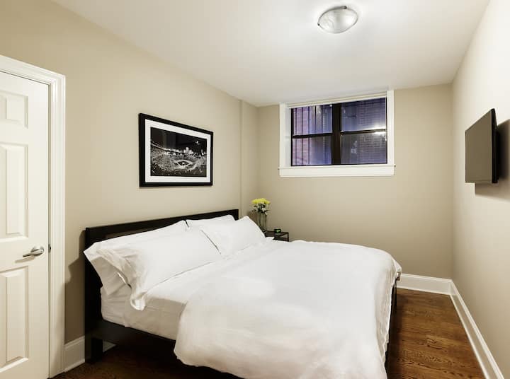 V spálni č.3 s manželskou posteľou King, šatníkom a televízorom s plochou obrazovkou