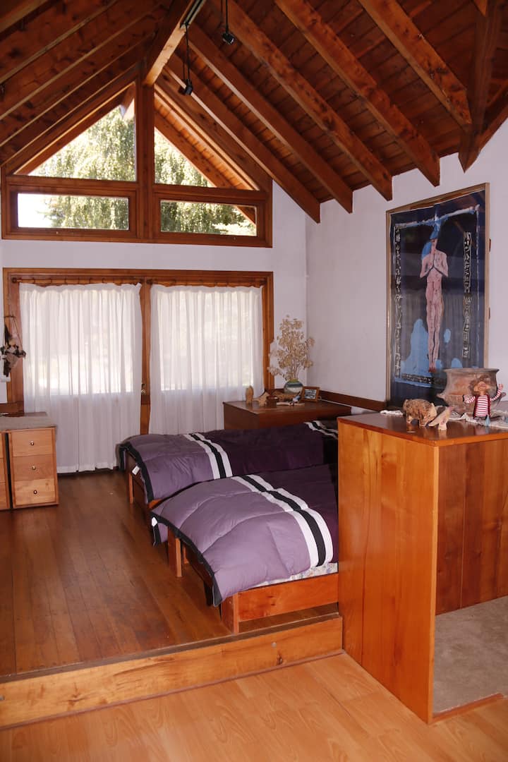 Spálňa so zadným domom.