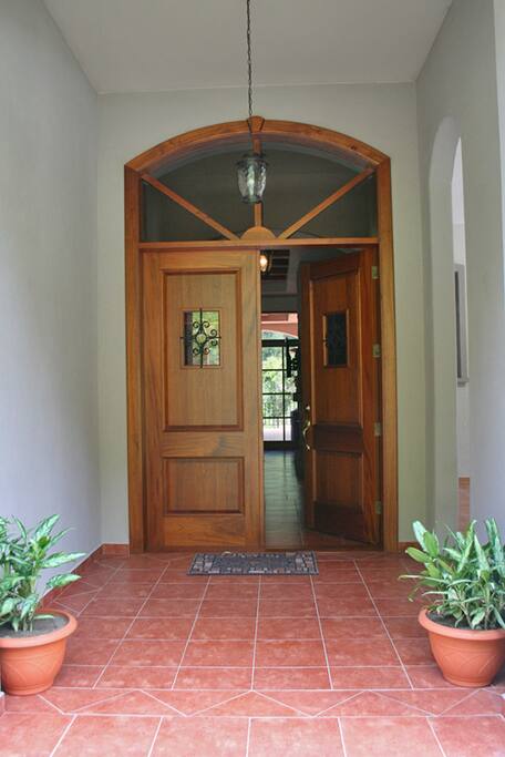Entry to Upstairs