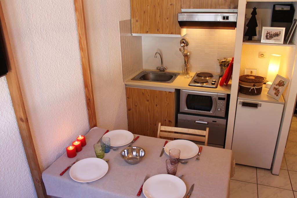 Joli coin cuisine pour concocter fondues et raclettes