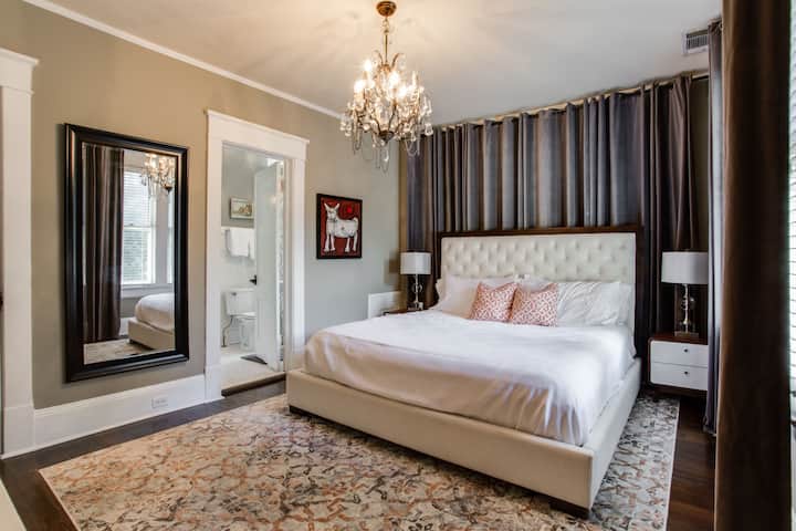 Second bedroom with 52 inch TV.  This room and the master bedroom both connect to the upper sunroom and upper balcony.  This room shares a jack and jill bathroom with the bunk bed room. 