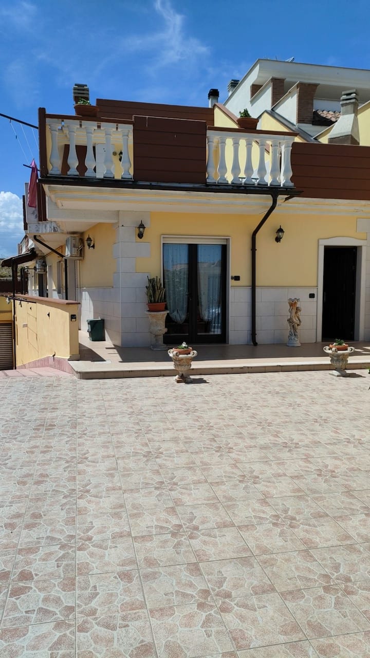 Intero Appartamento Con Patio - Manfredonia