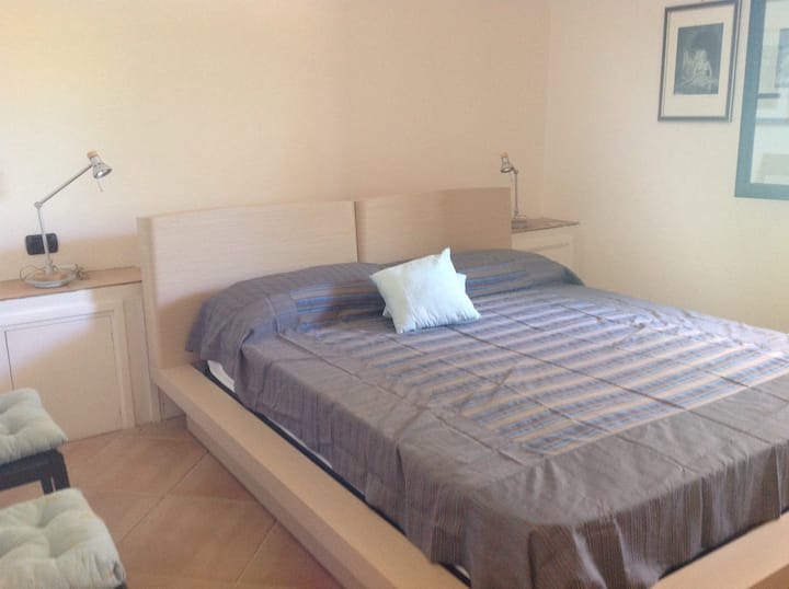 Спалня с двойно легло