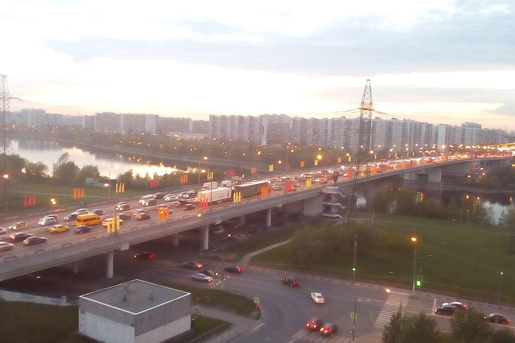 вид на праздничный мост