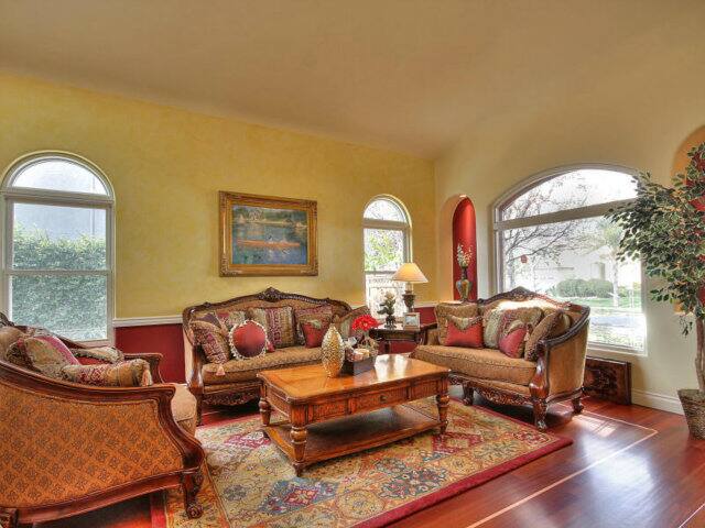 Exquisite custom home gallery image 2