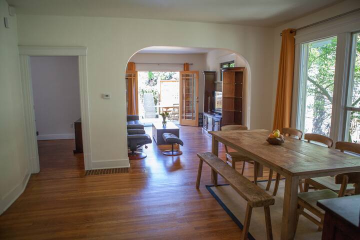 No Cleaning Fee! Quiet, urban Capitol Hill house gallery image 2