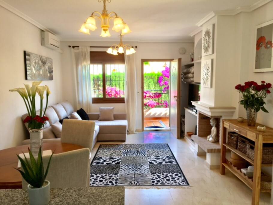 Spacious lounge/diner onto lower sun terrace