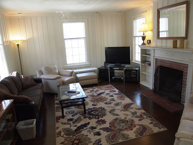 Charles Spence Witten managed Airbnb listing 1