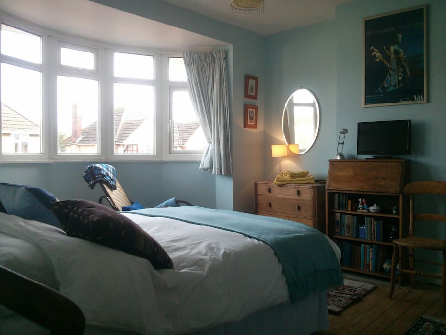 View of the room, the bay window means lots of natural light.